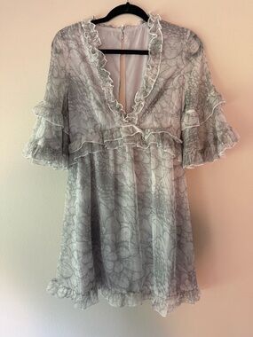 NWT Sheer Ruffle V-Neck Floral Tunic Dress in Gray
